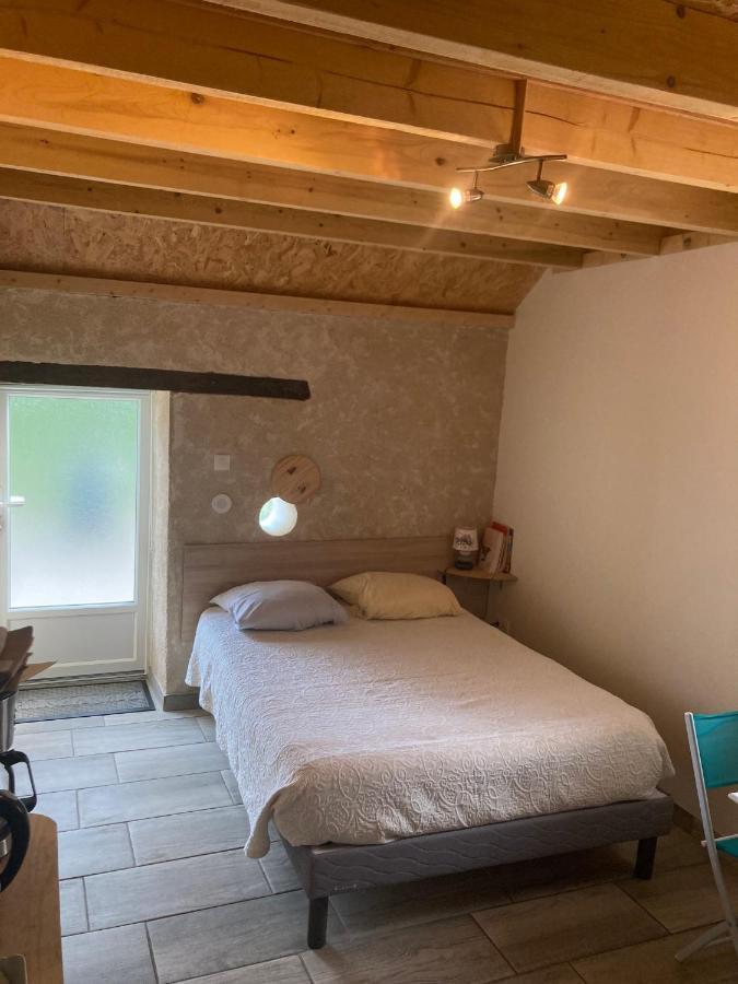 Le Calme A La Campagne Homestay *